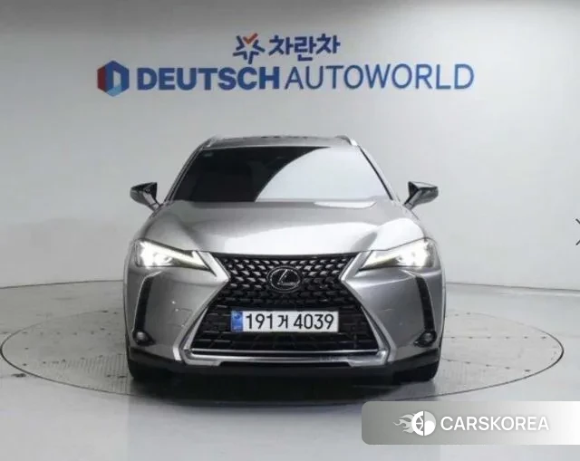 Lexus UX250h id 3052851 из Кореи 13