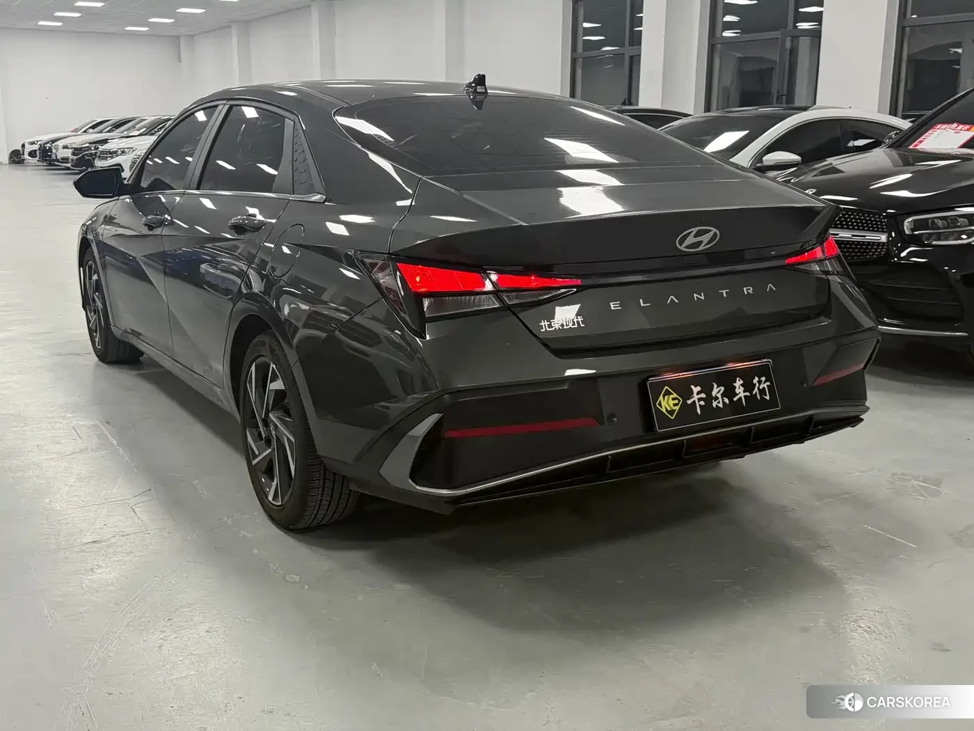 Hyundai Elantra 2025 Silver/gray из Китая, фото 3
