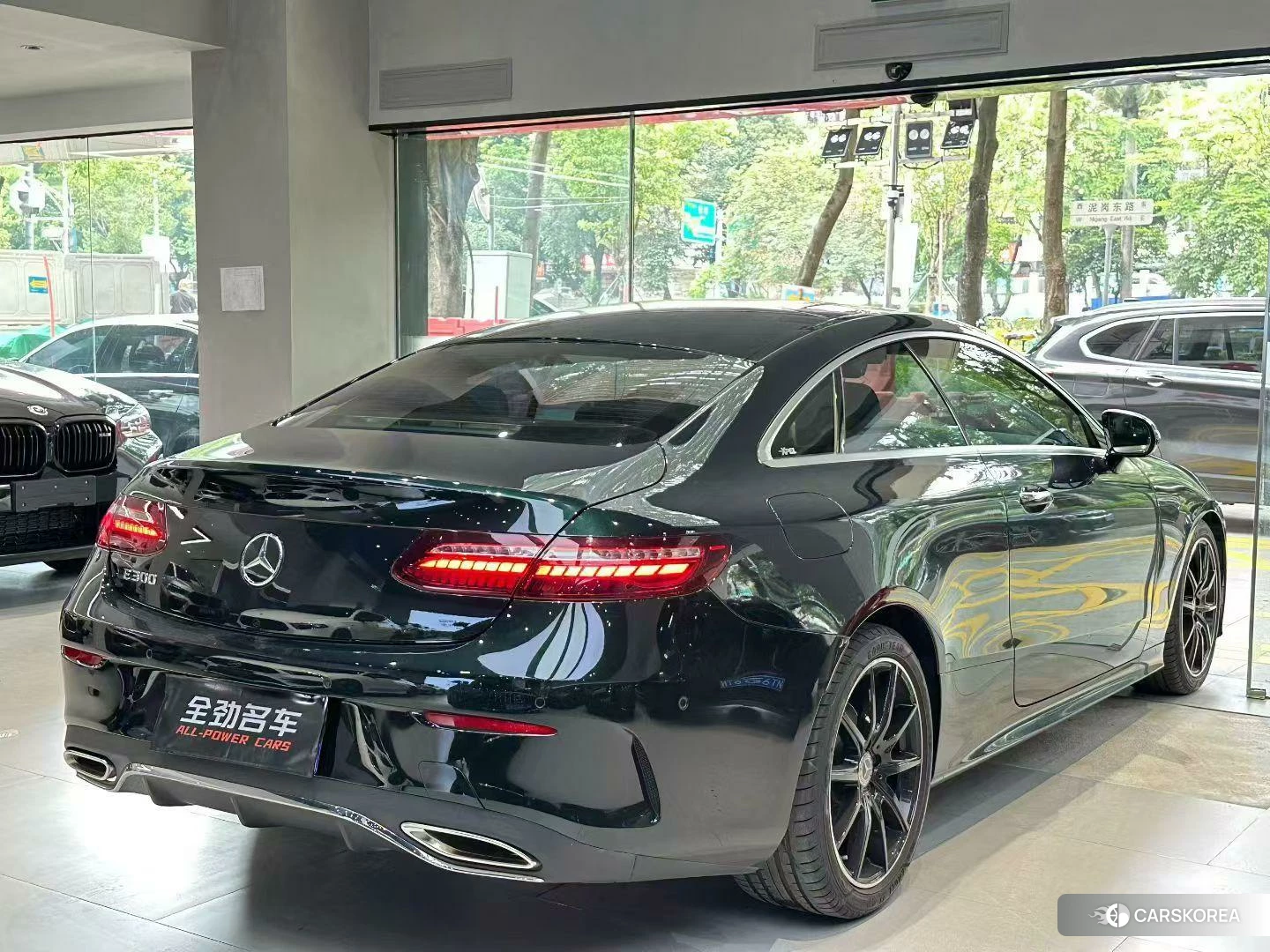 Mercedes-Benz E-class (imported) 2022 Зеленый из Китая, фото 3