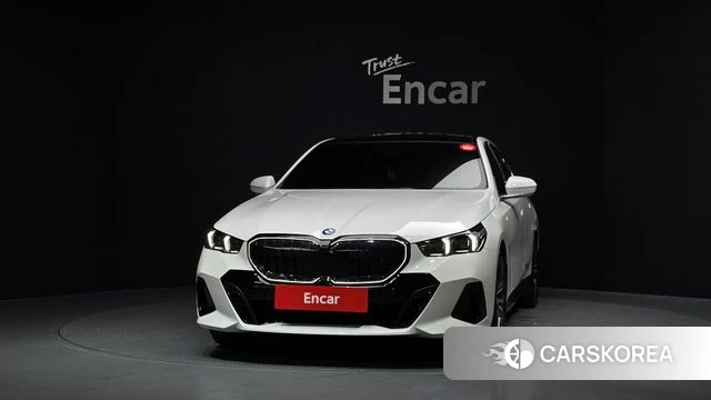 BMW 5 Series (G60) id 4584660 из Кореи 23