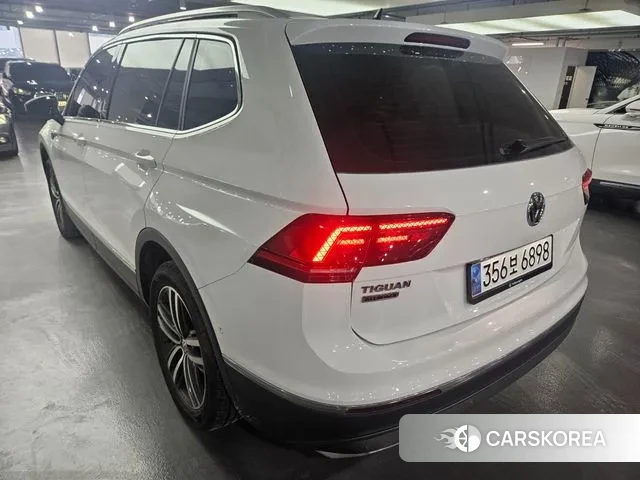 Volkswagen Tiguan Allspace 2020 Черный из Кореи, фото 3