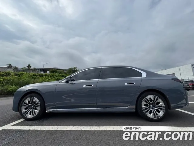 BMW 7 Series (G70) id 2857976 из Кореи 13