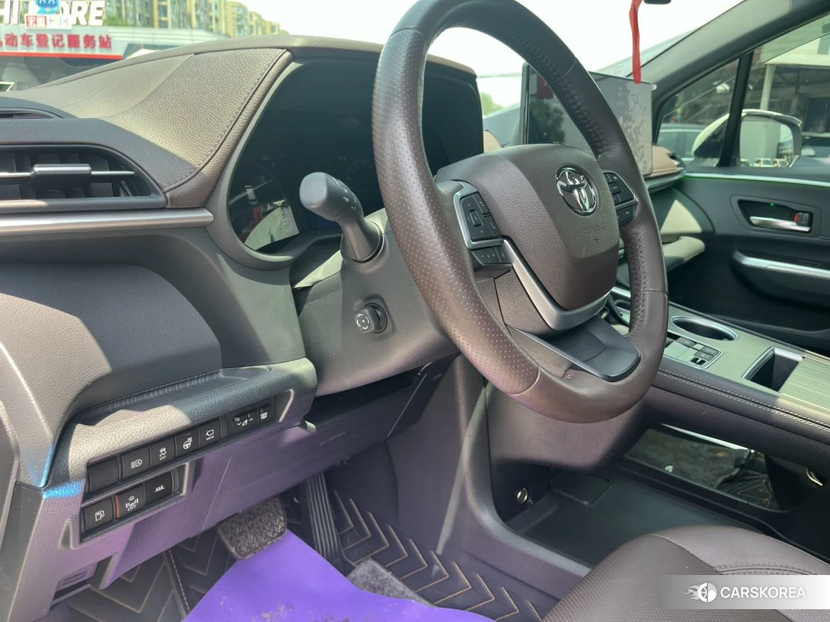 Toyota Saina id 4426789 из Китая 9