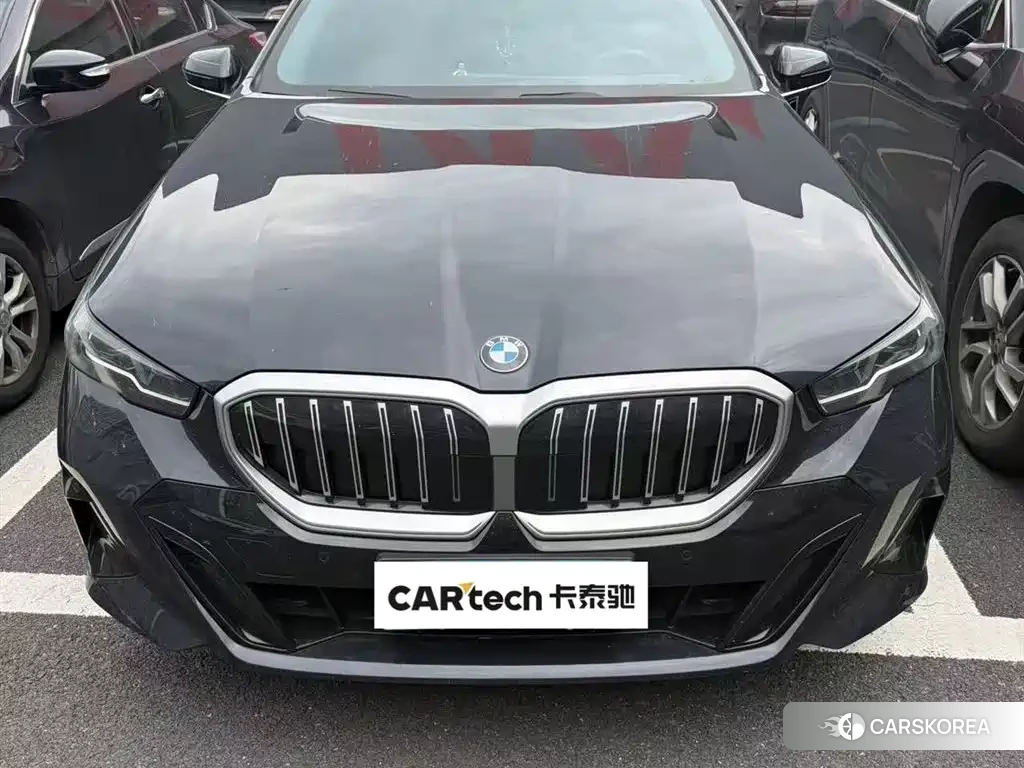 BMW 5 series 2025 Черный из Китая, фото 3