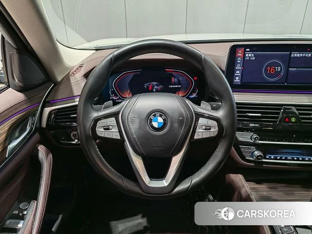 BMW 5 series 2023 Белый из Китая, фото 5