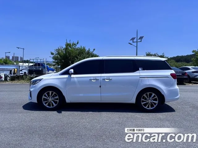 Kia The New Carnival id 2936936 из Кореи 13