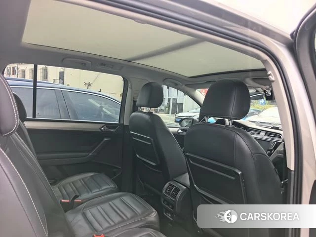 Volkswagen Touran L id 4276248 из Китая 14