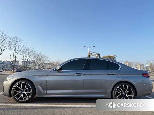 BMW 5 Series (G30) id 3746017 из Кореи 13