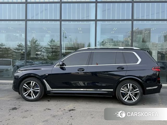 BMW X7 2024 Черный из Китая, фото 3