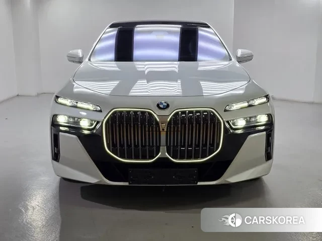 BMW 7 Series (G70) id 3327506 из Кореи 13