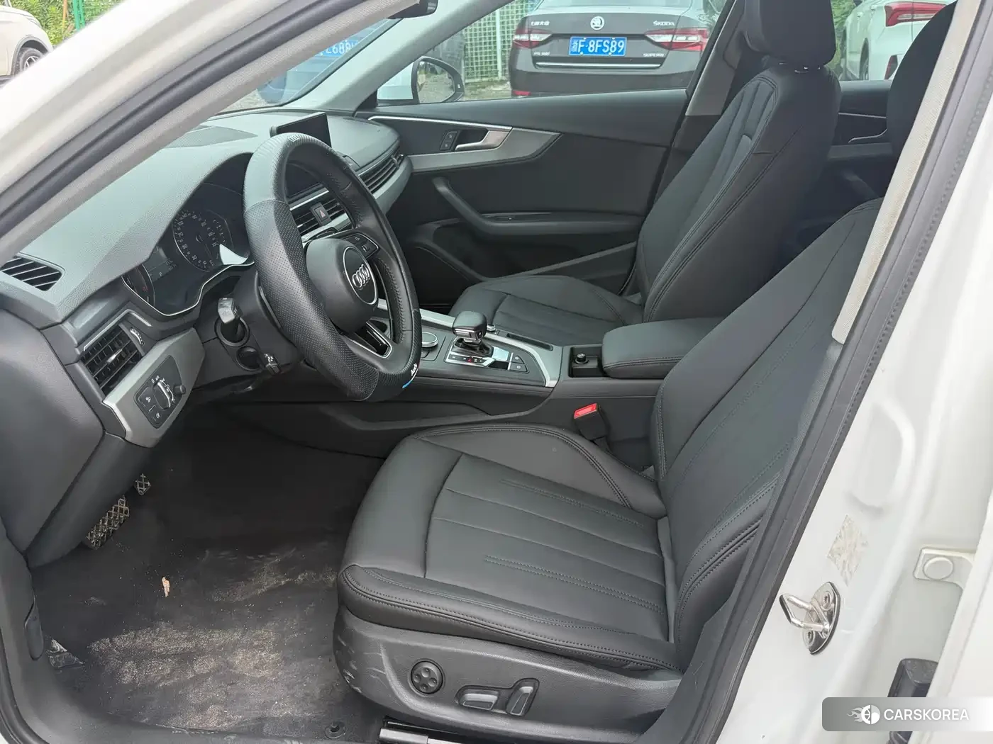 Audi A4L 2018 Белый из Китая, фото 3