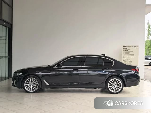 BMW 5 series 2022 Черный из Китая, фото 5