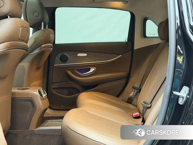 Mercedes-Benz E-class id 4210349 из Китая 8