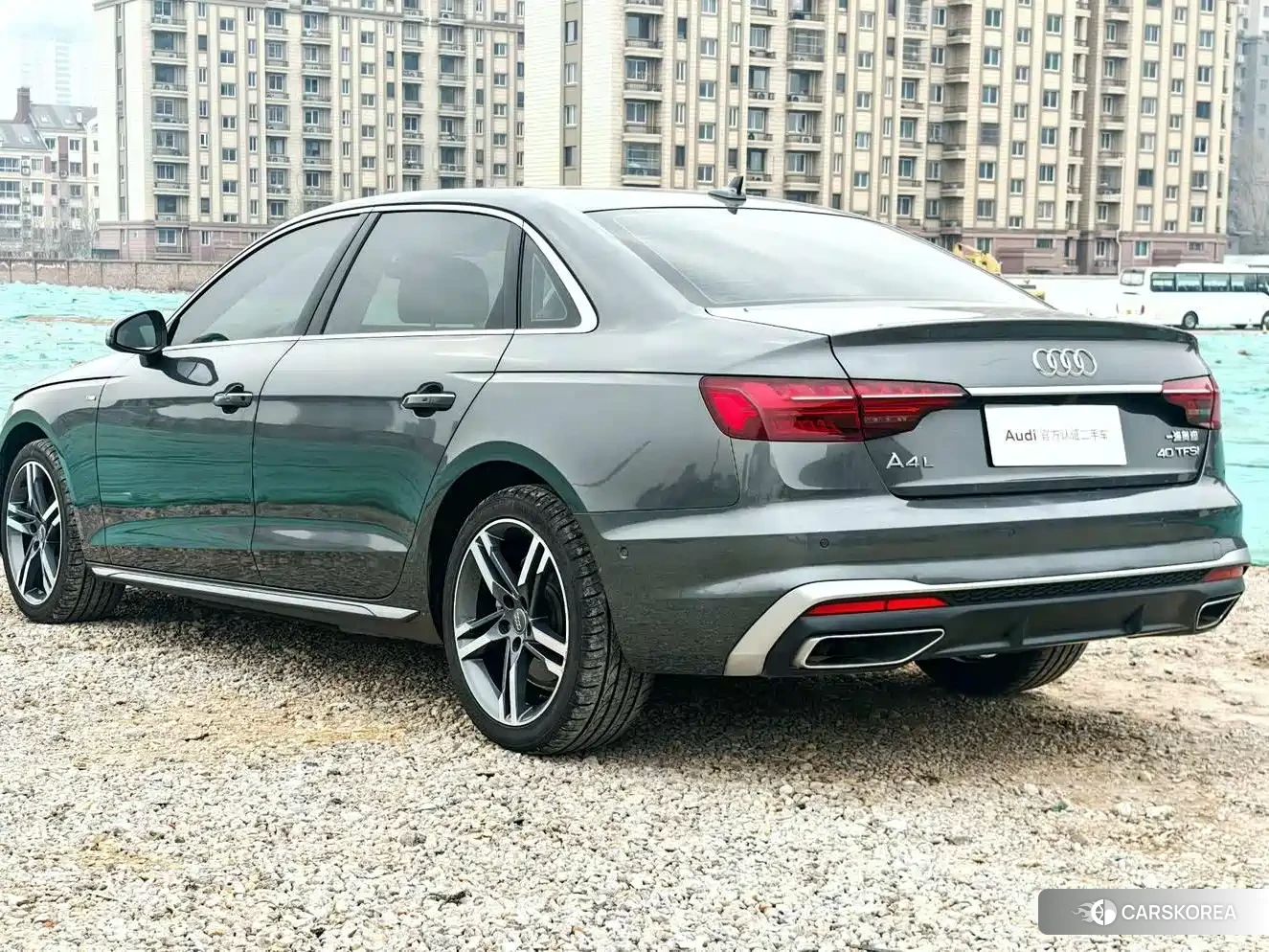 Audi A4L 2022 Silver/gray из Китая, фото 3