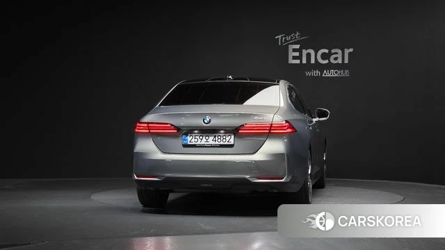 BMW 5 Series (G60) id 4578595 из Кореи 23