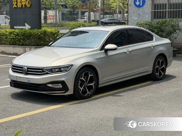 Volkswagen Magotan 2023 Шампань из Китая, фото 3