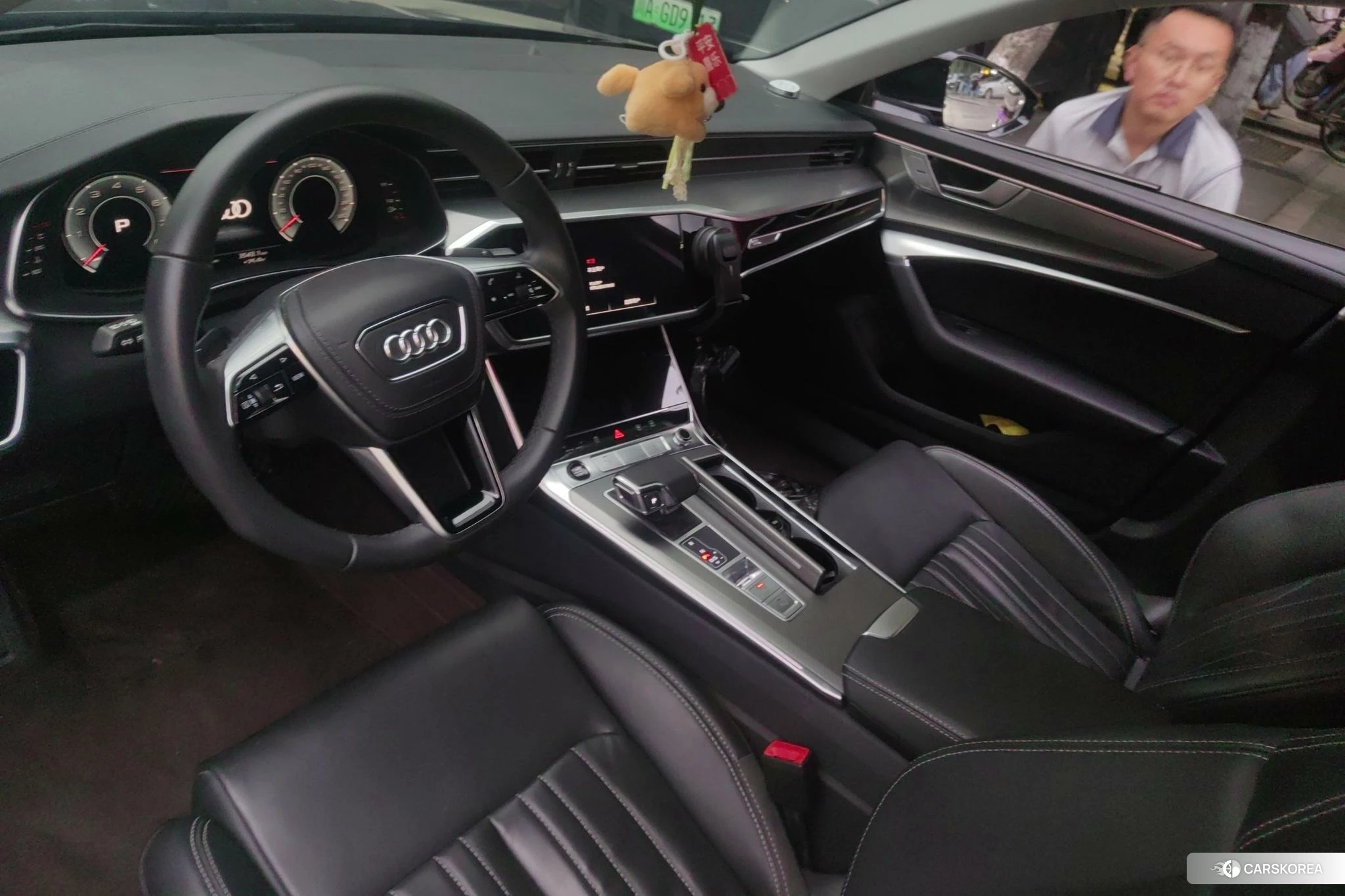 Audi A6L id 4454047 из Китая 10