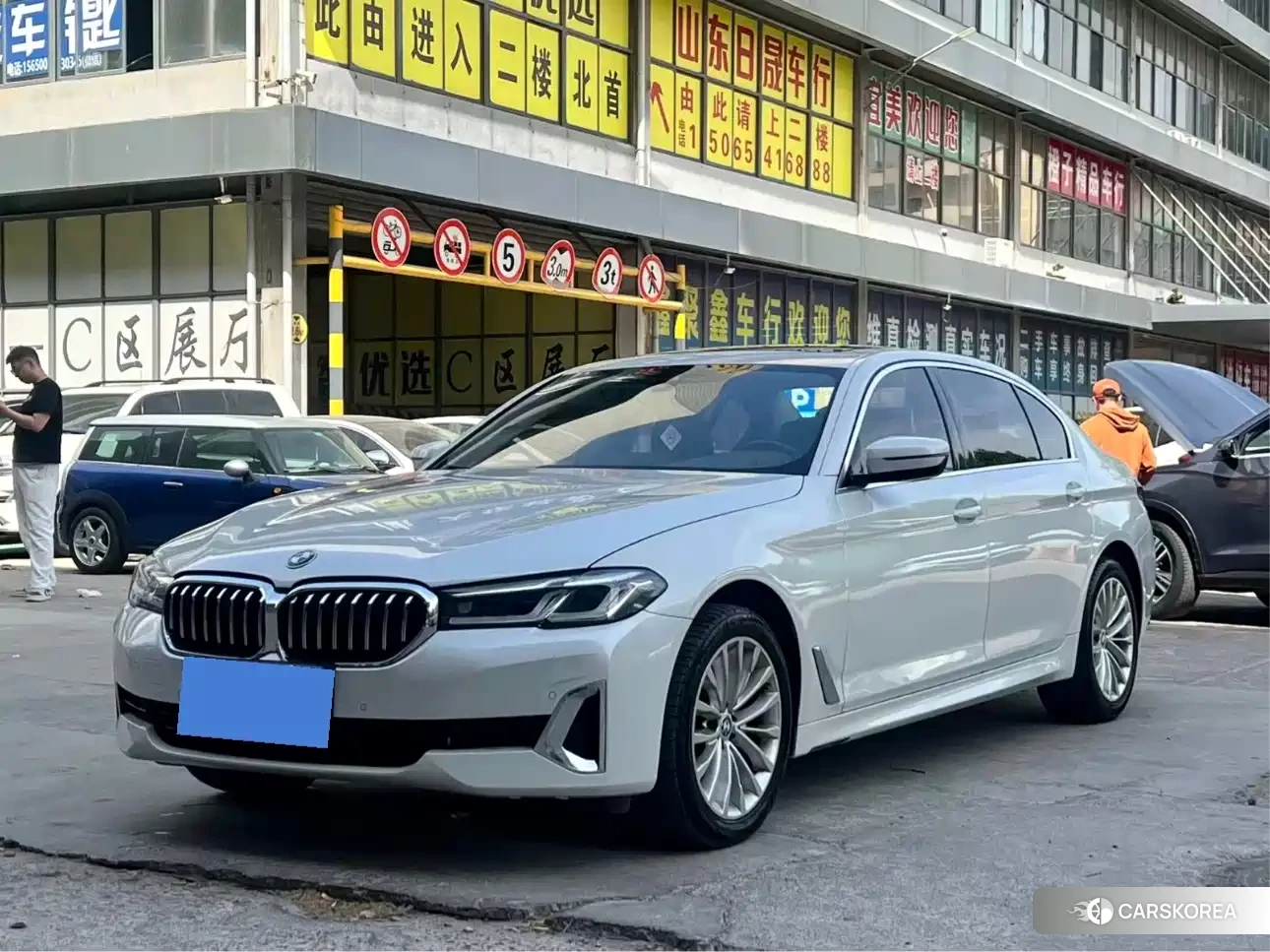 BMW 5 series 2023 Белый из Китая, фото 3