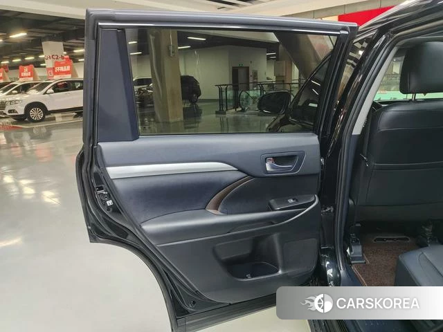 Toyota Highlander id 4261118 из Китая 23
