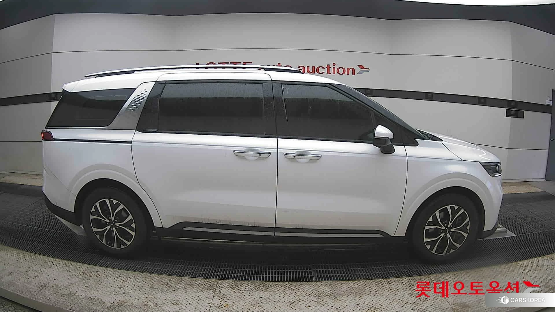 Kia Carnival id 4352415 из Кореи 23
