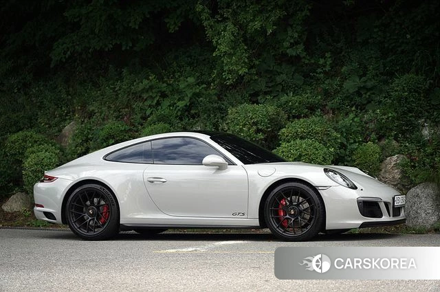 Porsche 911(992) id 4581897 из Кореи 9