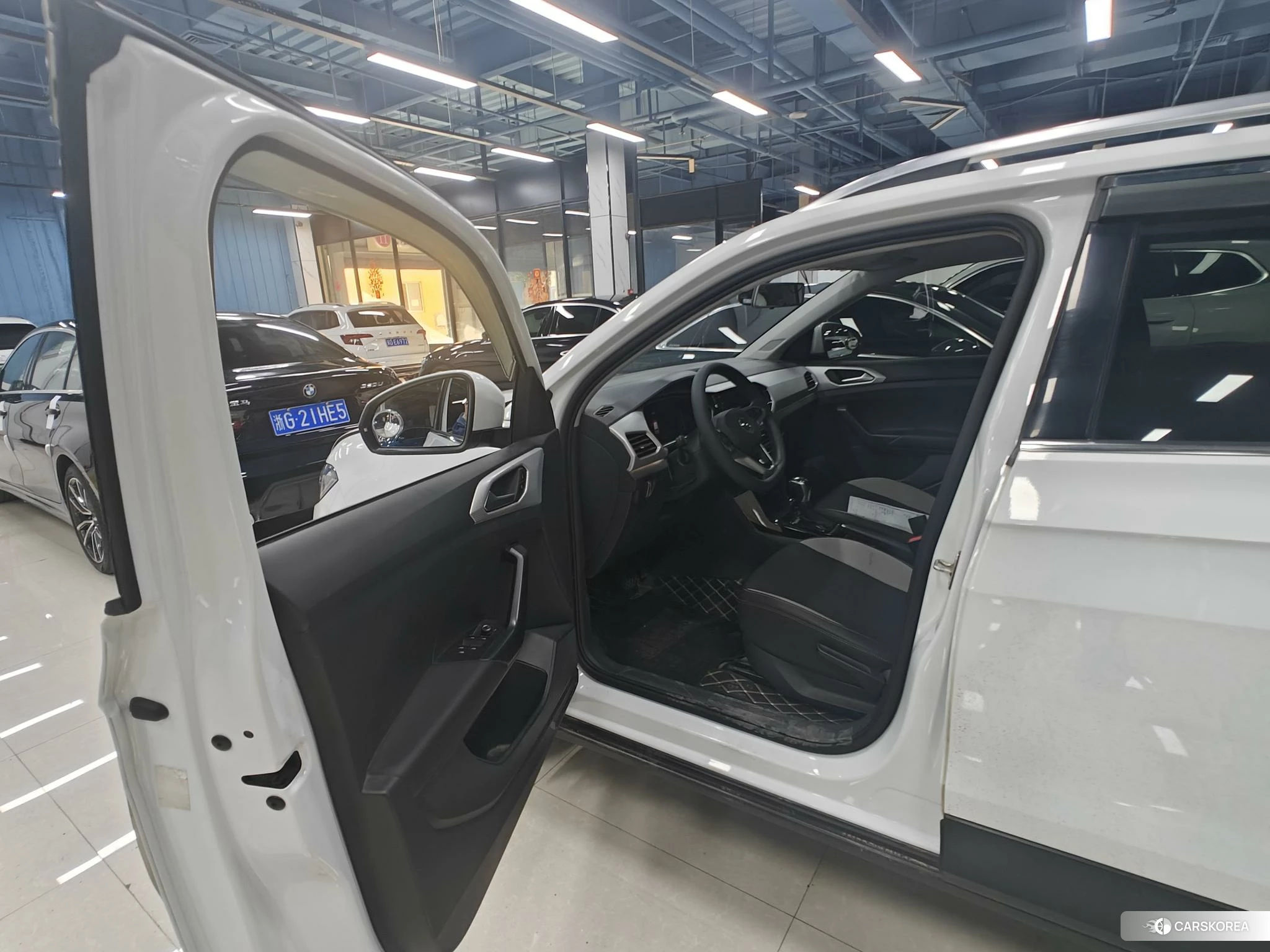 Volkswagen Exploring the shadow id 4493054 из Китая 7