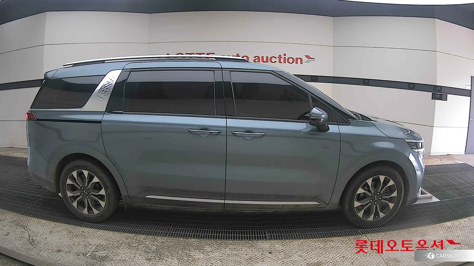 Kia Carnival id 3888379 из Кореи 23