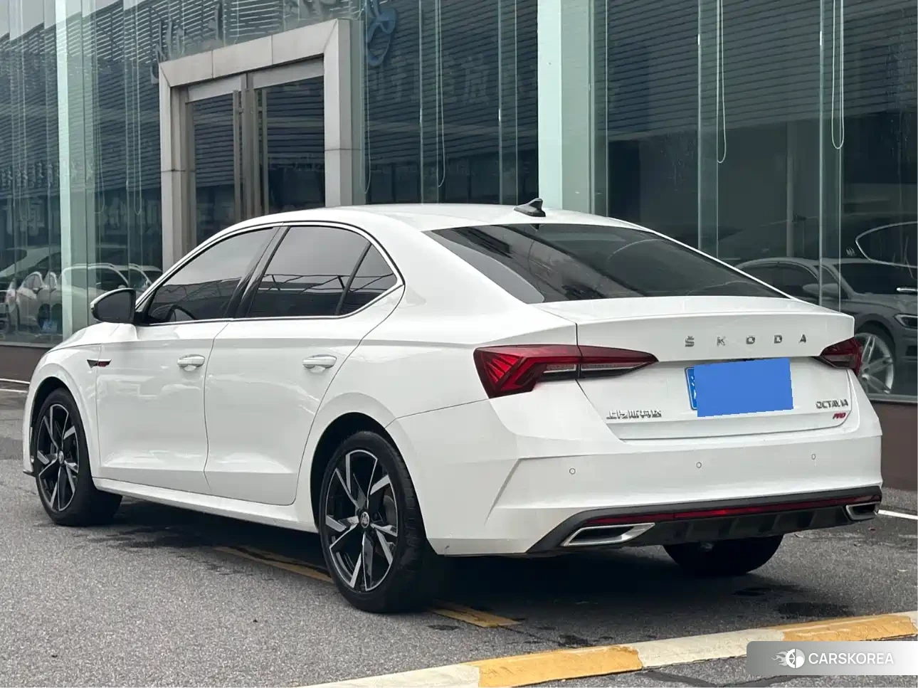 Skoda Octavia 2024 Белый из Китая, фото 4