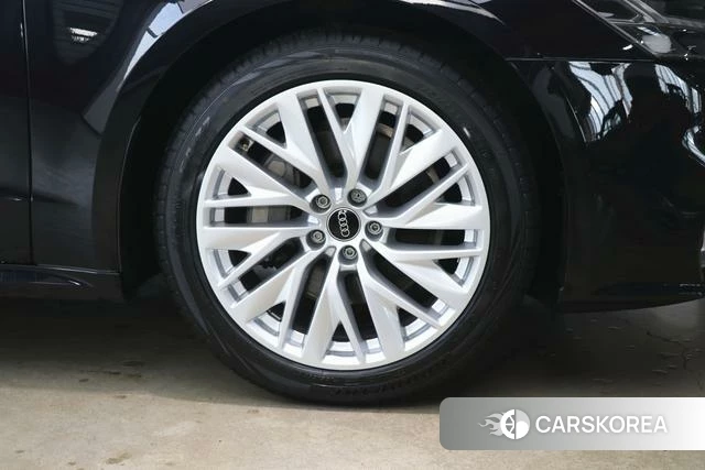 Audi A7L id 4260971 из Китая 22