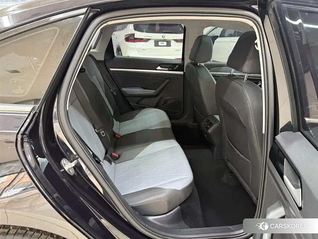 Volkswagen Lavida id 4679760 из Китая 16