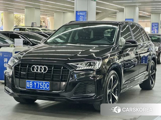 Audi Q7 2023 Черный из Китая, фото 6