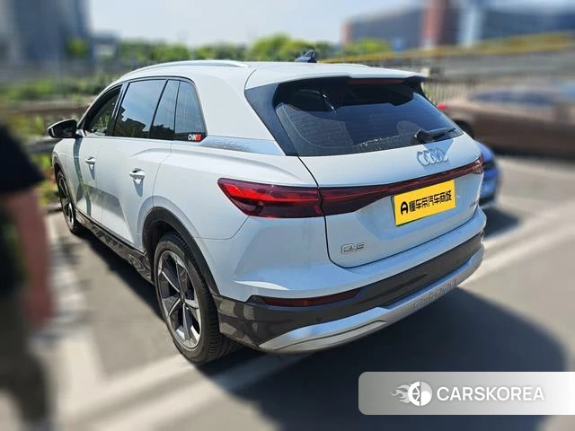 Audi Q5 e-tron 2022 Белый из Китая, фото 3