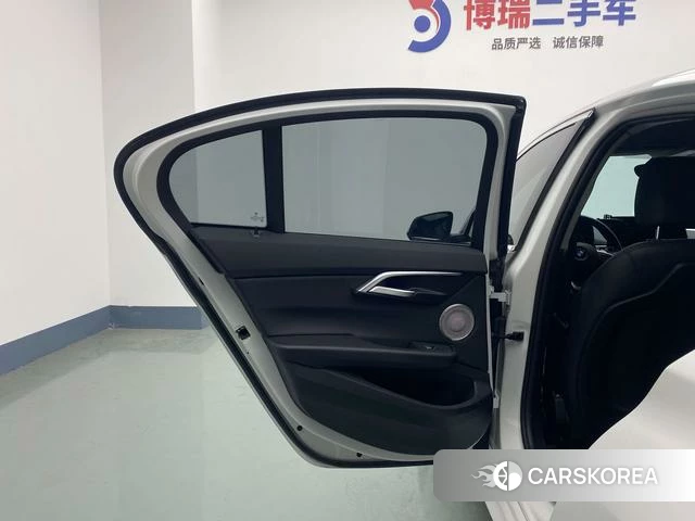BMW 1 series id 4298143 из Китая 23
