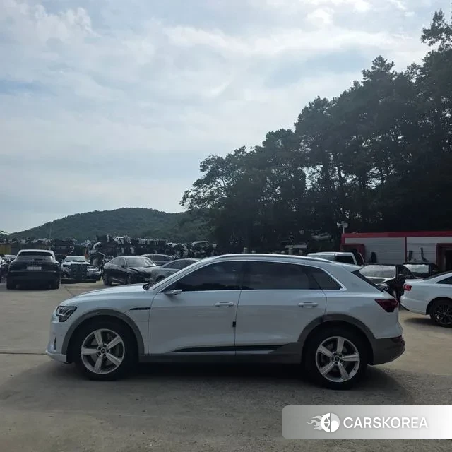 Audi e-Tron id 3635223 из Кореи 13