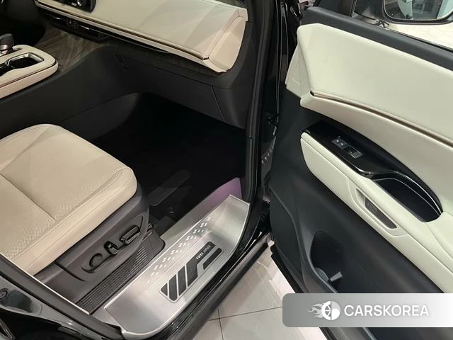 Lexus LM id 4258814 из Китая 9