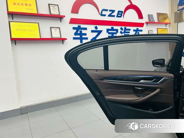 BMW 5 series id 4257686 из Китая 19