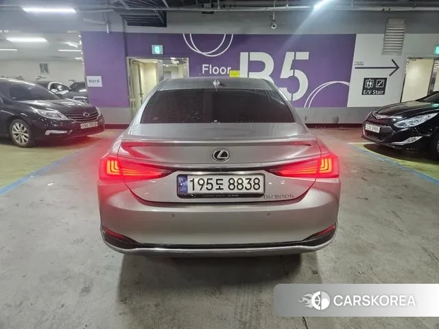 Lexus ES300h 7th generation id 3596695 из Кореи 13