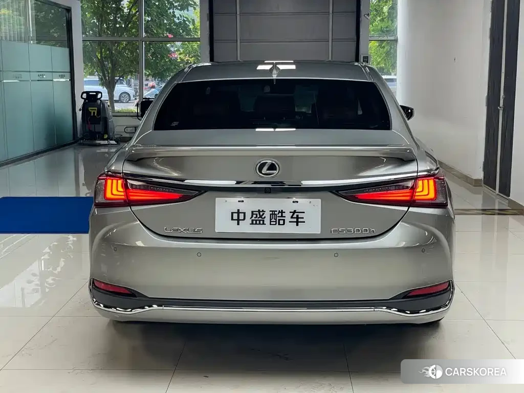 Lexus ES id 4629602 из Китая 18