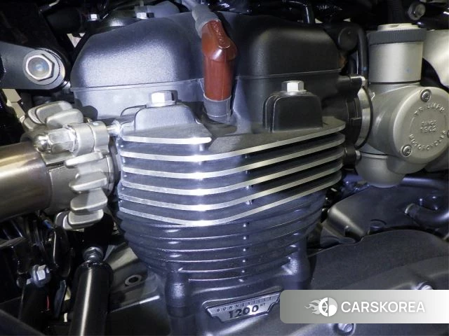 Engine photo