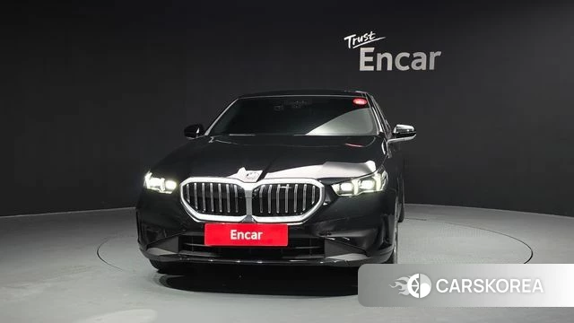 BMW 5 Series (G60) id 3838462 из Кореи 13