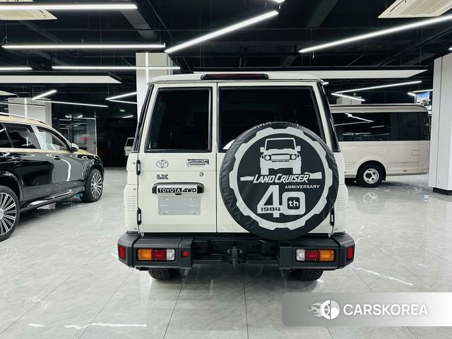 Toyota Land Cruiser 70 Series 2025 Белый из Китая, фото 3