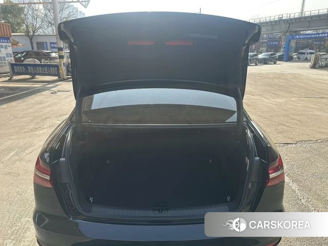 Audi A6L id 4256663 из Китая 9