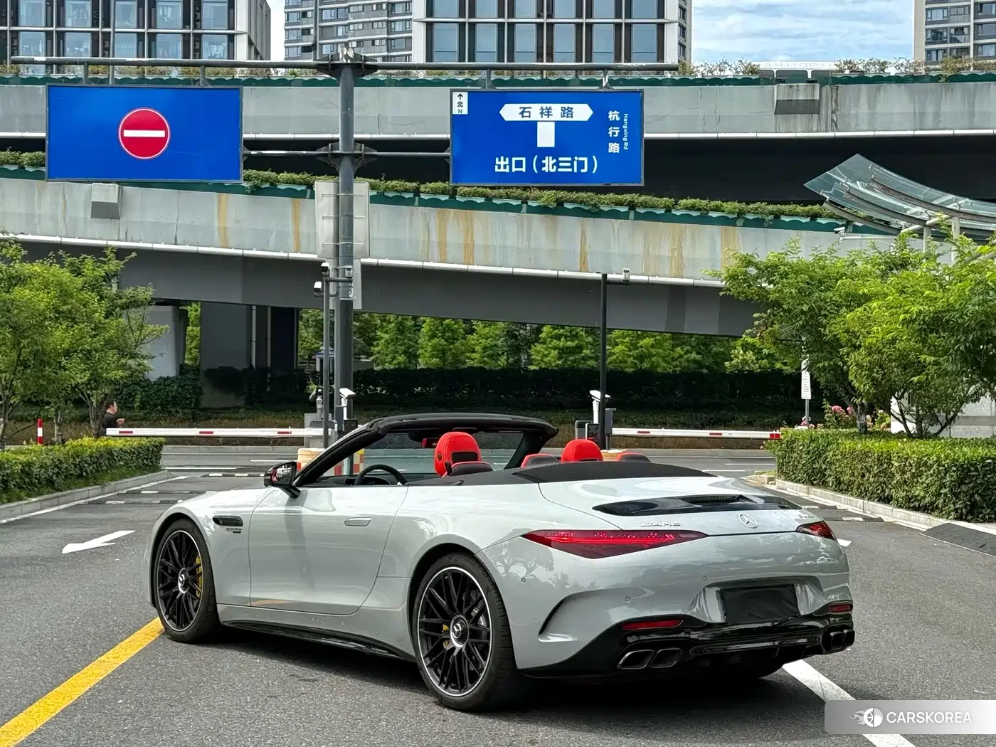Mercedes-Benz SL-class AMG 2025 Silver/gray из Китая, фото 3
