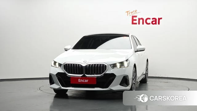 BMW 5 Series (G60) id 4532948 из Кореи 23