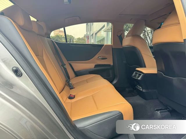 Lexus ES 2023 Другой из Китая, фото 5
