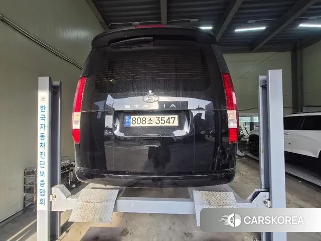 Hyundai Staria 2023 Черный из Кореи, фото 3