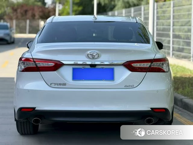 Toyota Camry 2021 Белый из Китая, фото 3