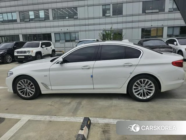 BMW 5 Series (G30) 2018 Белый из Кореи, фото 3
