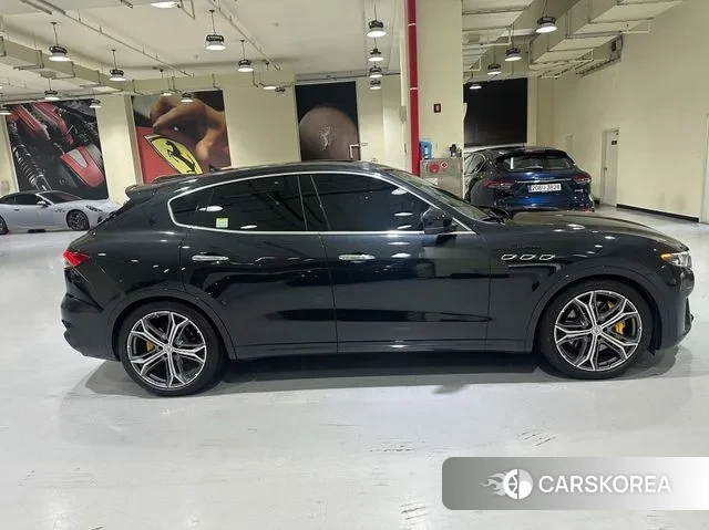 Maserati Levante id 3706836 из Кореи 10