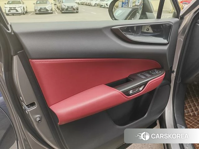 Lexus NX 2023 Серебристо-серый из Китая, фото 5